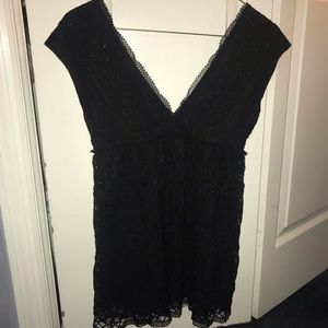 Lacy Sleeveless Top (size s)